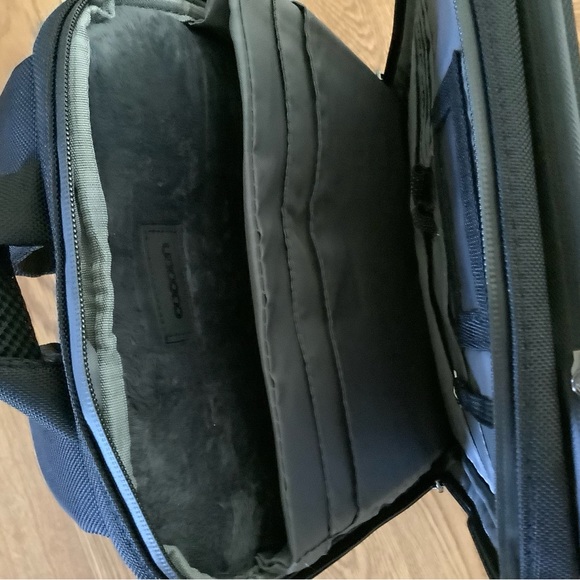 Cocoon  13” + Laptop 10” Tablet Backpack Slim NWT - Picture 6 of 8